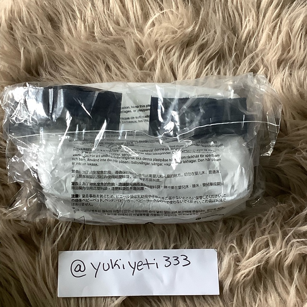 NWT LULULEMON CLEAR BELT BAG 1L - Picture 6 of 6